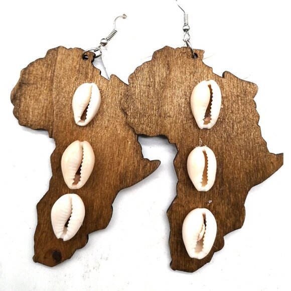 Africa Map with Cowrie Shell - Picture 1 of 5